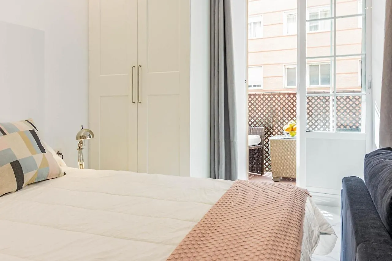 Arriola Apartamento Con Terraza By Bossh! Apartments Malaga Spain