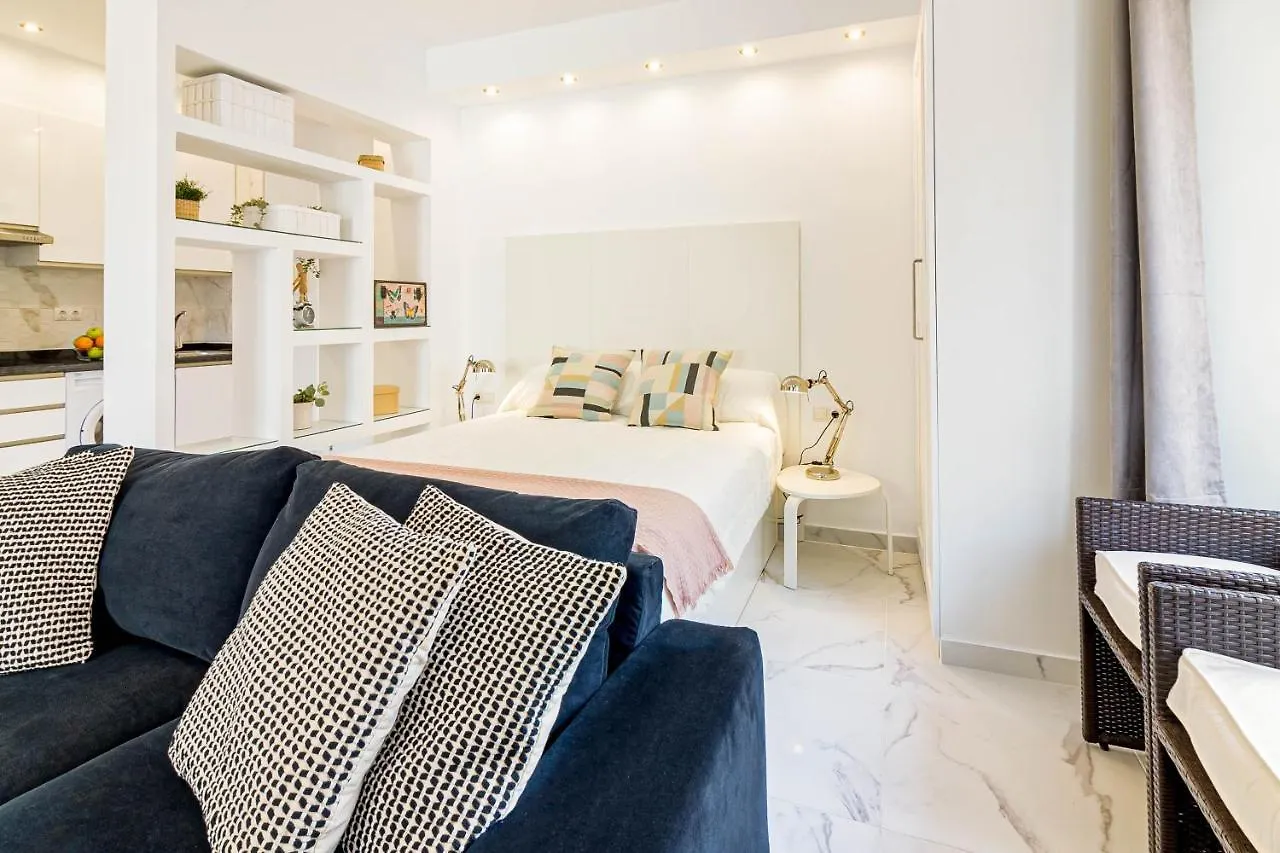 Arriola Apartamento Con Terraza By Bossh! Apartments Malaga Spain
